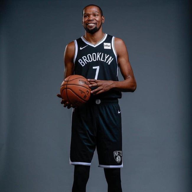 那些身穿巴 那些身穿巴